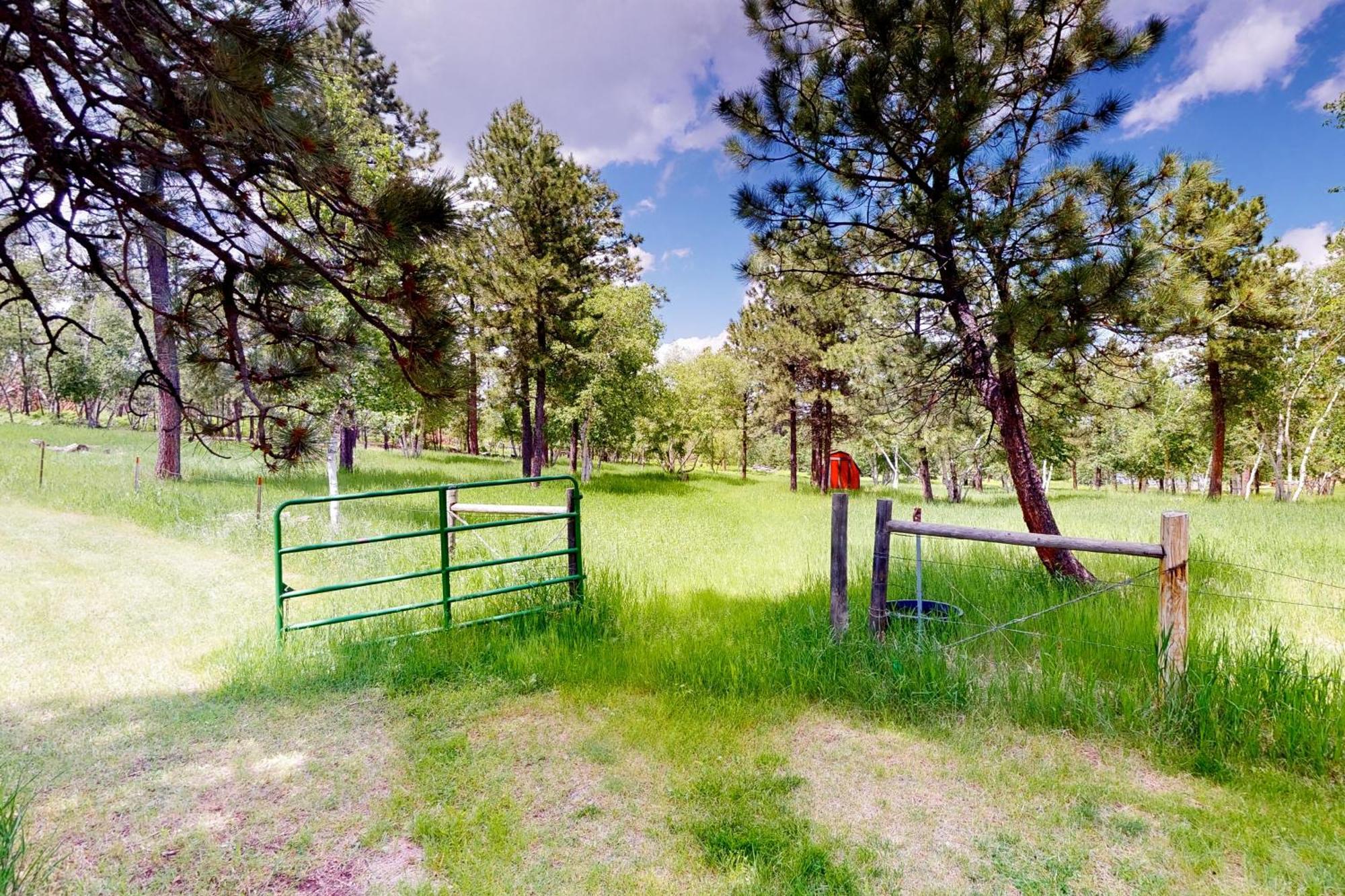 The Great Escape Villa Deadwood Bagian luar foto